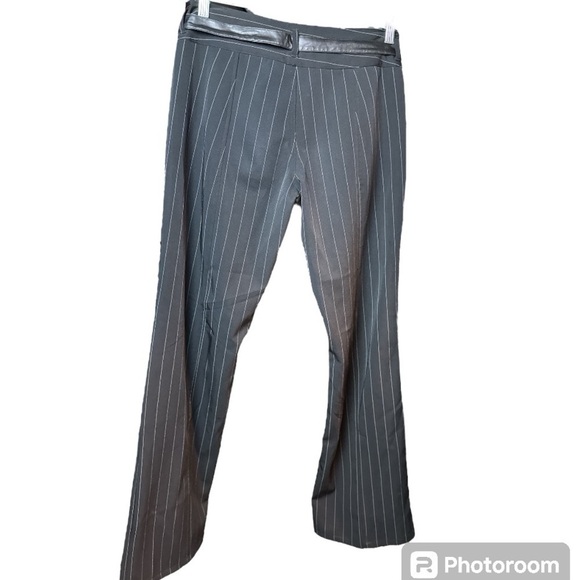 Jou Jou pinstripe slacks with zipper pockets and faux leather belt - Picture 3 of 5